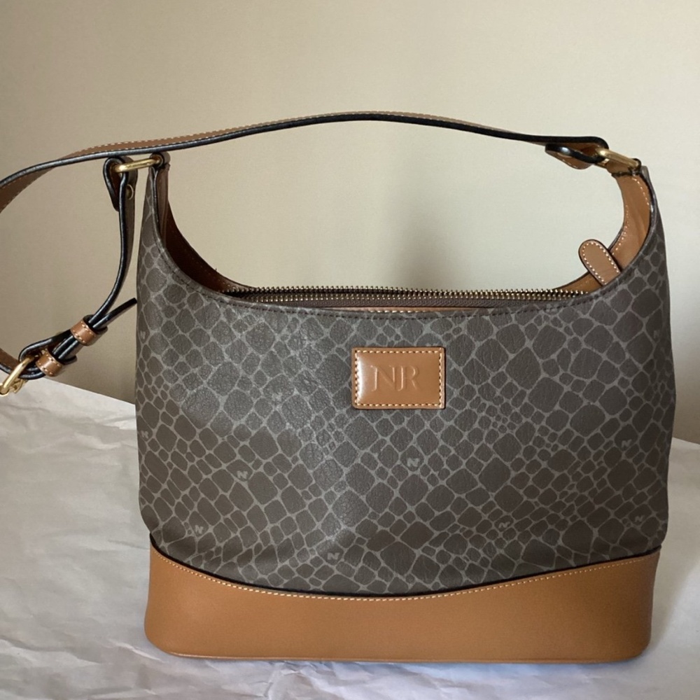 Nina Rucci giraffe print handbag
